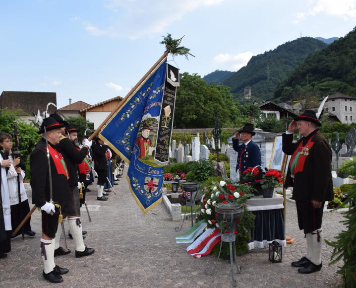 Abschied von Luis Larch am Friedhof in Niederlana