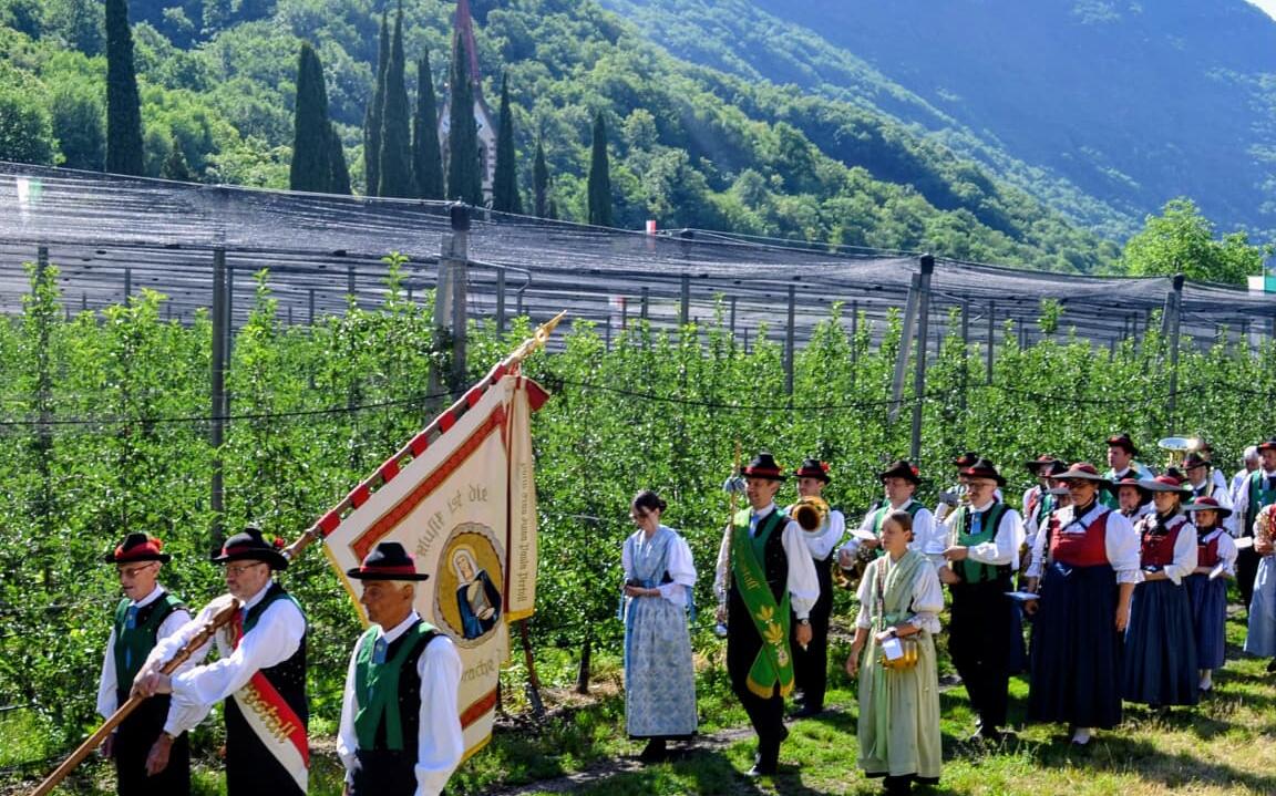 2026_Burgstall Neubeuern_SK Burgstall Fronleichnam Herz Jesu Neubeuern (11)