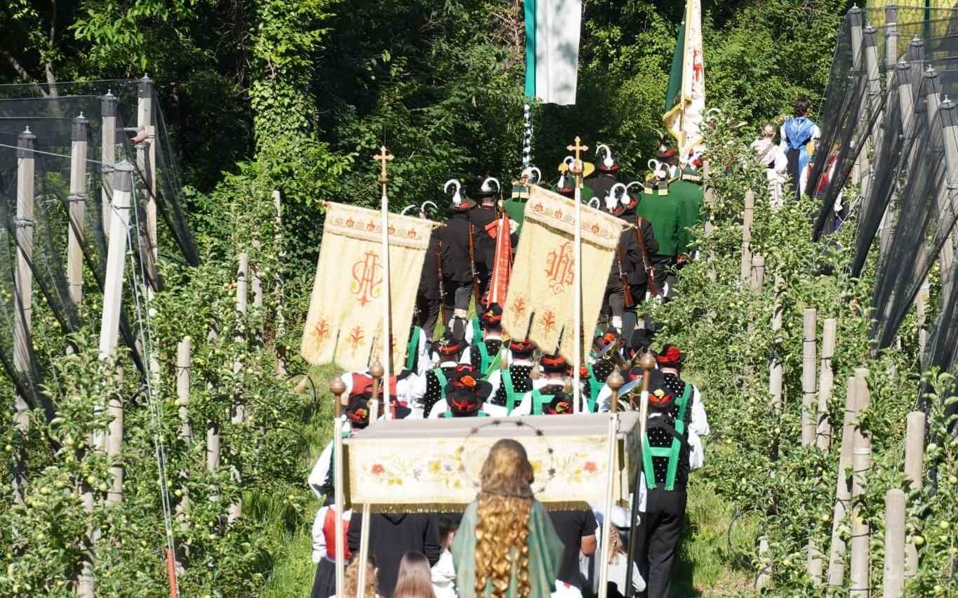 2026_Burgstall Neubeuern_SK Burgstall Fronleichnam Herz Jesu Neubeuern (2)
